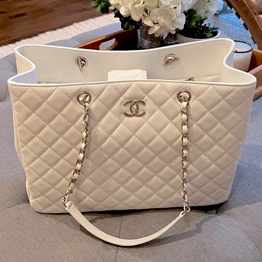 CHANEL shopping bag tote with tags, used once